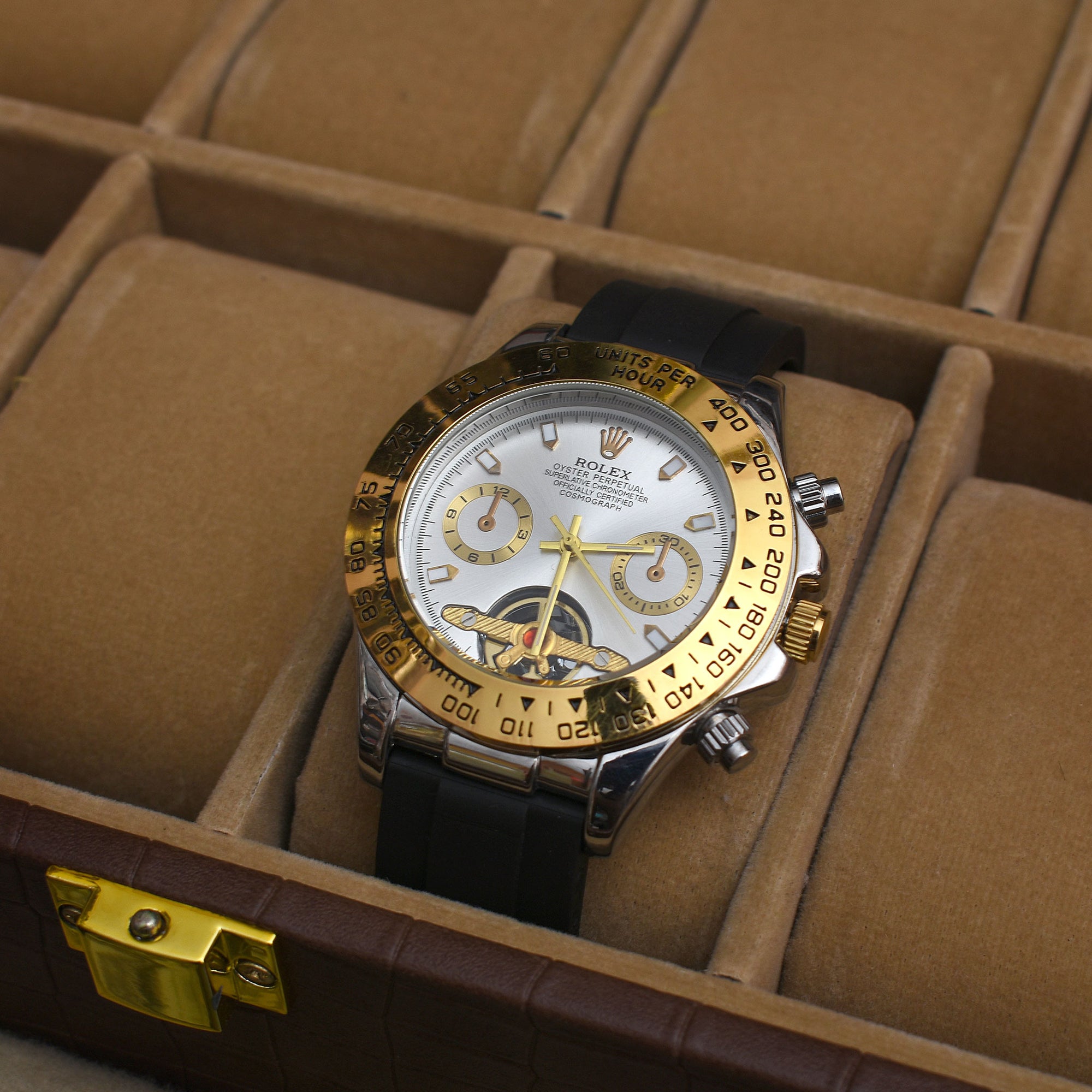 Rolex Daytona Silver Dial Automatic Watch – Gold Bezel & Rubber Strap