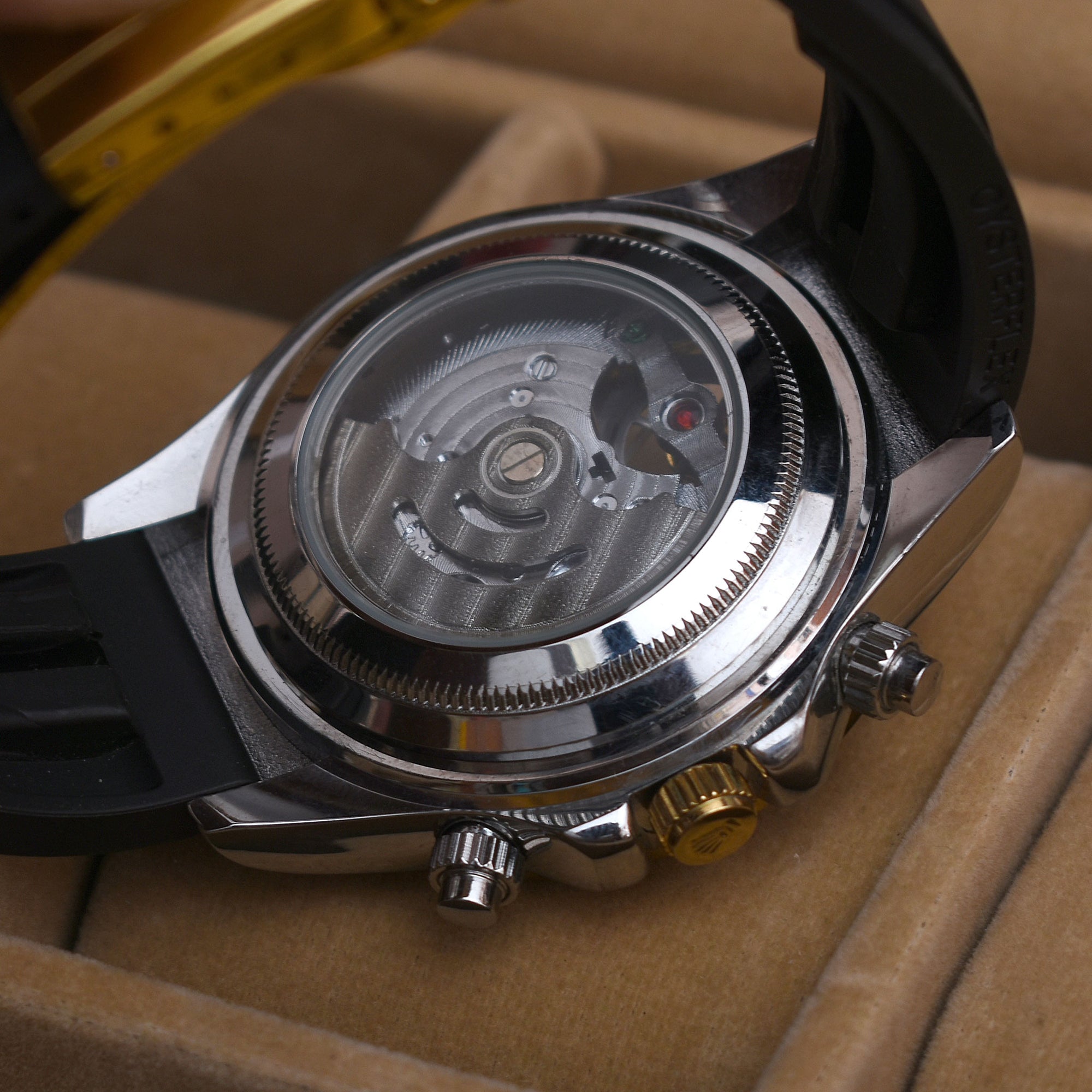 Rolex Daytona Silver Dial Automatic Watch – Black Bezel & Rubber Strap