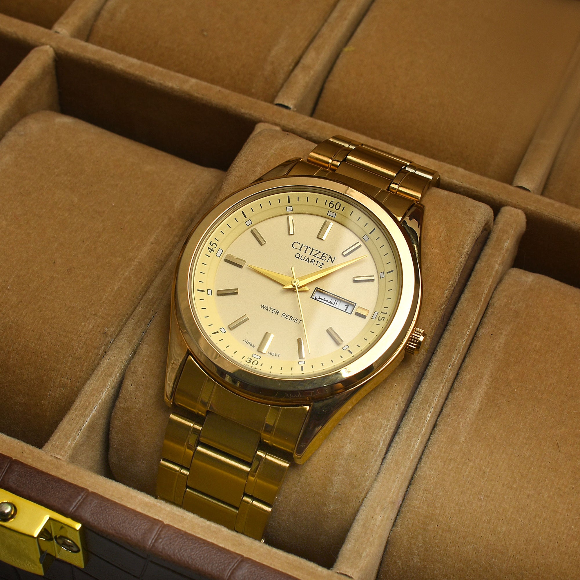 Citizen Premium Round