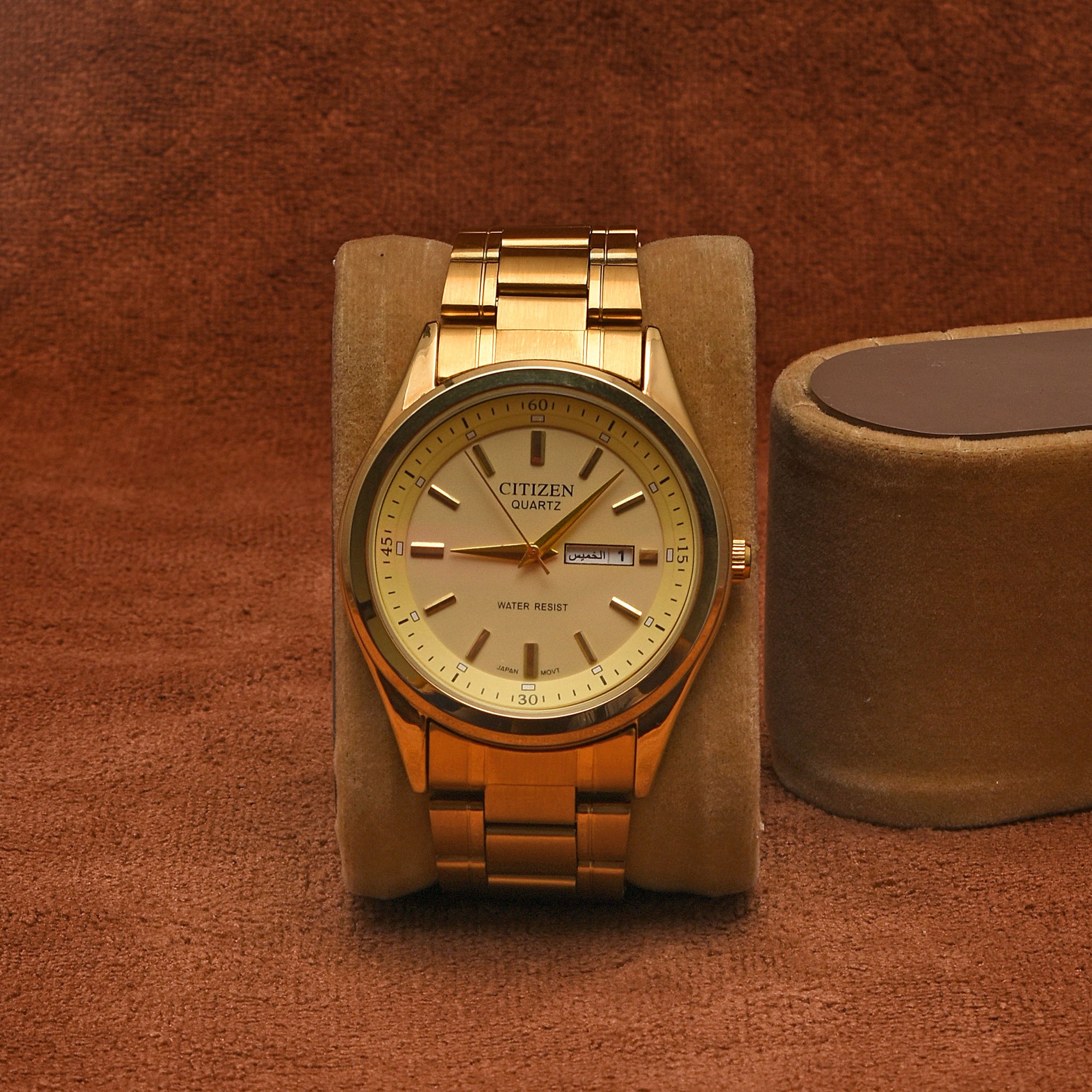 Citizen Premium Round