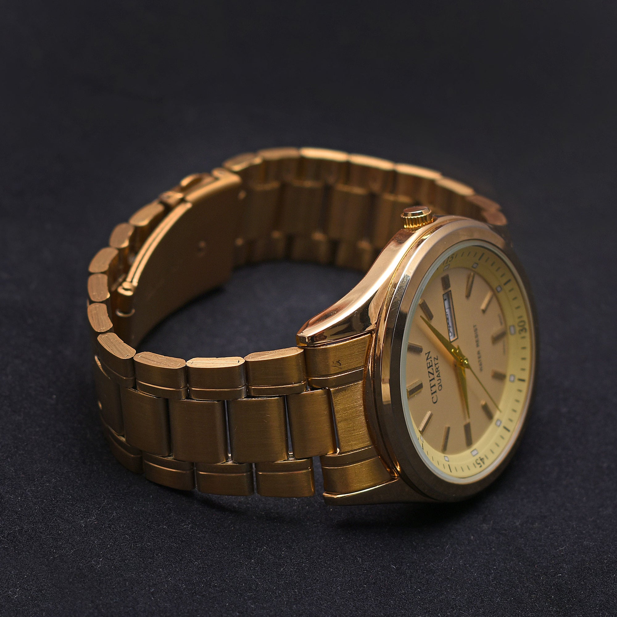 Citizen Premium Round