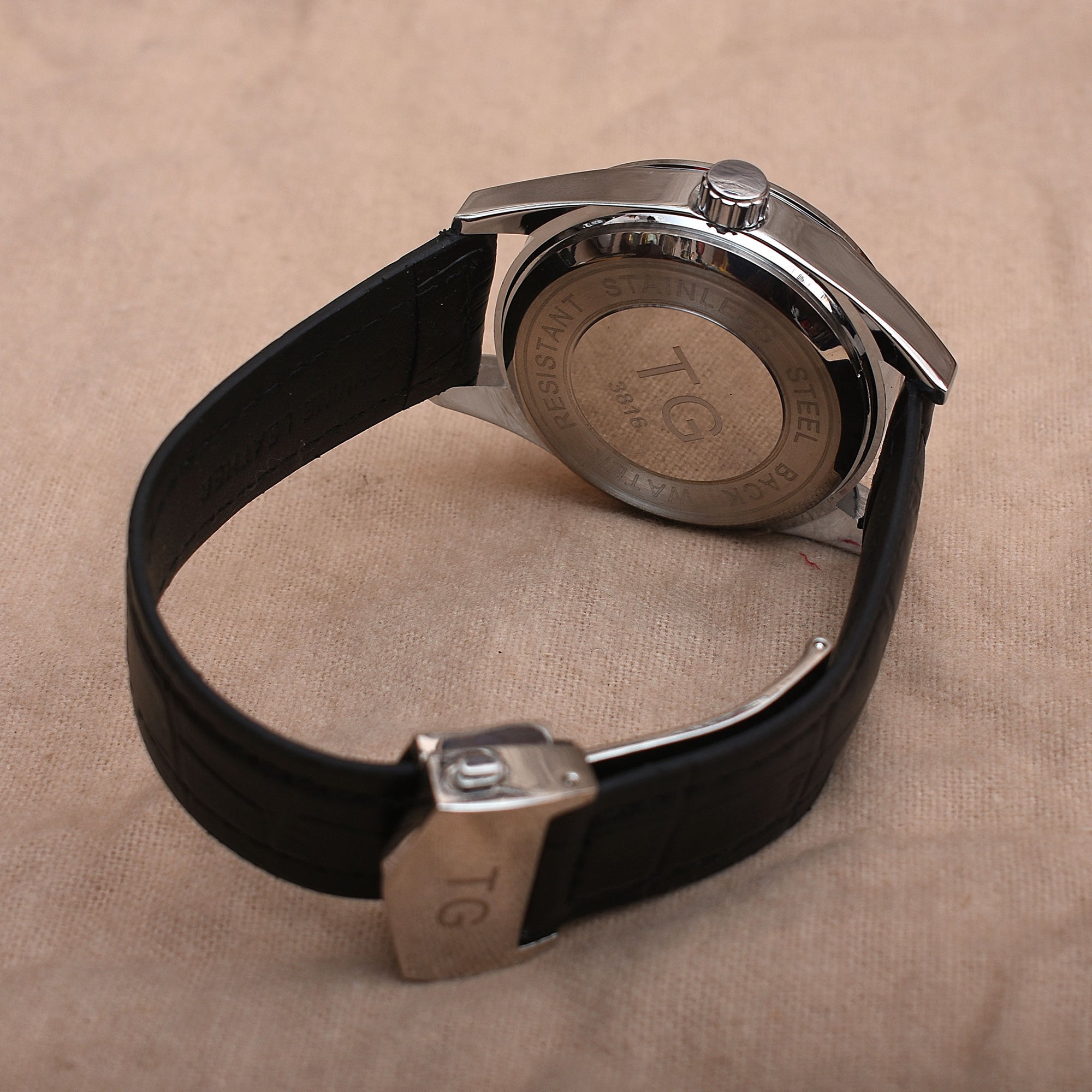 The Racing Heritage Quartz Day-Date – Black